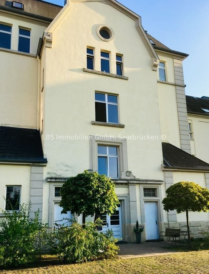 Wohnung zur Miete 790 € 3 Zimmer 100 m²<br/>Wohnfläche 01.12.2024<br/>Verfügbarkeit Wackenberg Saarbrücken 66119