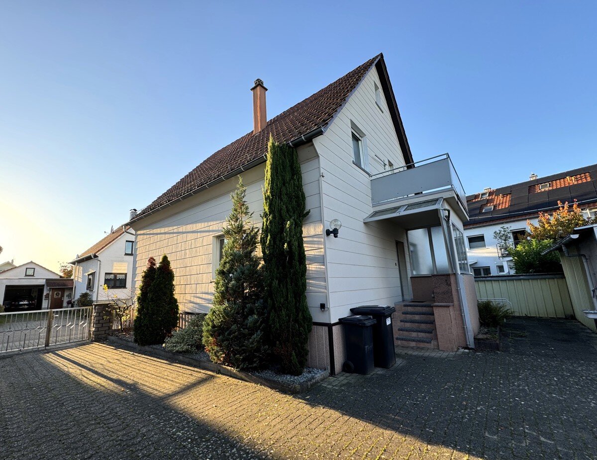 Einfamilienhaus zum Kauf 485.000 € 6 Zimmer 118,6 m²<br/>Wohnfläche 776 m²<br/>Grundstück ab sofort<br/>Verfügbarkeit Hochstetten Linkenheim-Hochstetten 76351