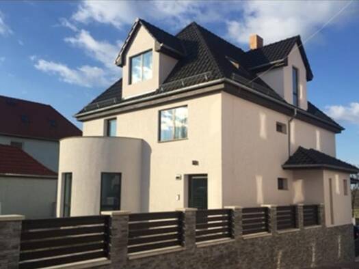 Villa zum Kauf provisionsfrei 890.000 € 12 Zimmer 420 m² Leuna 06237