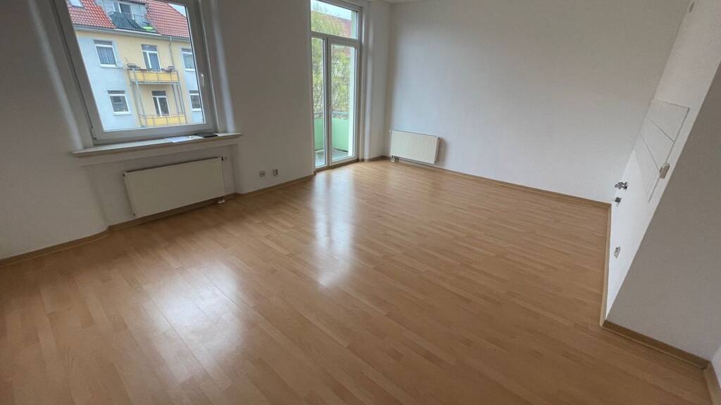 Studio zur Miete 220 € 1 Zimmer 33,8 m² 3. Geschoss frei ab sofort Ernst-Thälmann-Str. 54 Eisenach 99817