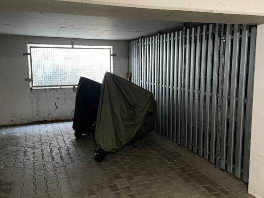 Tiefgarage zur Miete provisionsfrei 80 € 12,5 m² Untertürkheim Stuttgart 70327