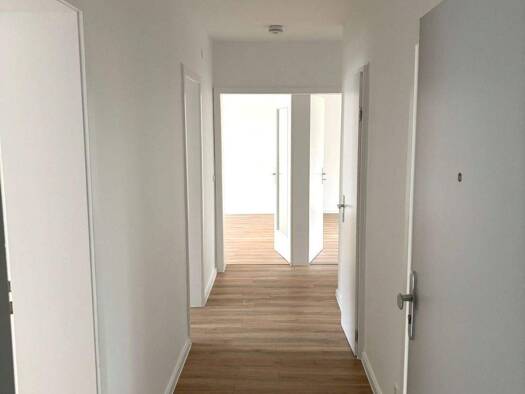 Wohnung zur Miete 790 € 4 Zimmer 75,2 m² EG frei ab sofort Meraner Straße 3 Amberg 92224