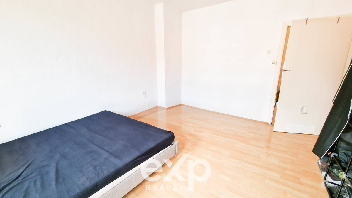 Property thumbnail 12