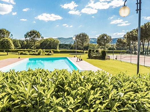 Haus zum Kauf 1.200.000 € 600 m² 7.000 m² Grundstück Bucine 52021
