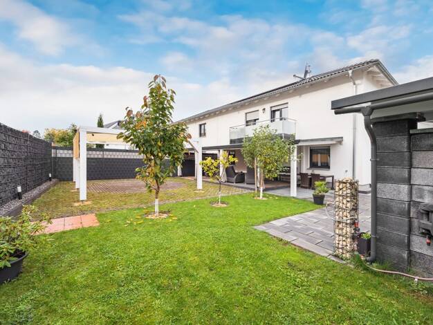 Doppelhaushälfte zum Kauf 670.000 € 5 Zimmer 163 m² 490 m² Grundstück Gondelsheim 75053