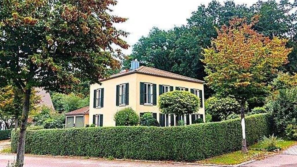 Ruhiges Wohnen am Waldrand - mit der Stadt in Reichweite !