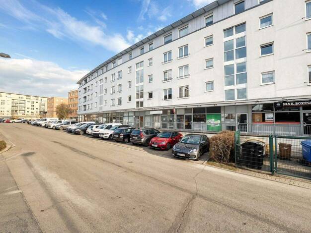 Restaurant zur Miete 1.032 € 85,9 m² Gastrofläche Joliot-Curie-Allee 42 Toitenwinkel Rostock 18147