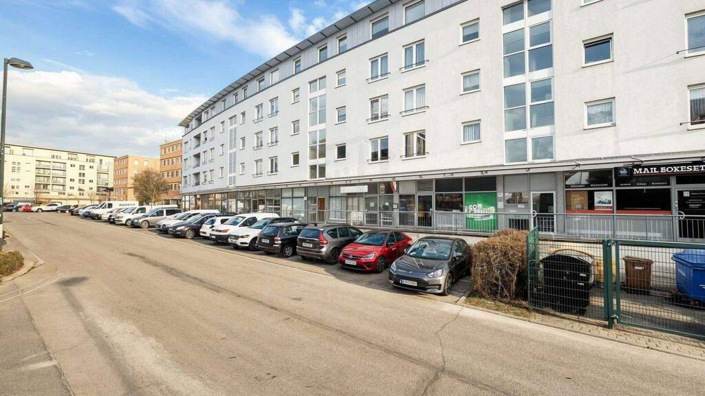 Restaurant zur Miete 1.032 € 85,9 m² Gastrofläche Joliot-Curie-Allee 42 Toitenwinkel Rostock 18147