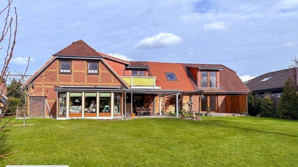 Mehrfamilienhaus zum Kauf 749.000 € 10 Zimmer 280 m² 2.304 m² Grundstück Bad Schwartau 23611