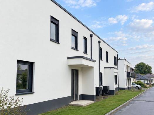 Doppelhaushälfte zur Miete 1.650 € 5 Zimmer 176 m² Calenberg Warburg 34414