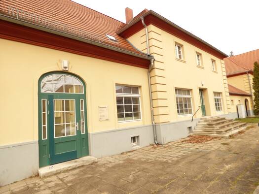 Sonstiges zur Miete 954 € 4 Zimmer 106 m² 206 m² Grundstück Marktplatz 1 Kirchmöser Brandenburg an der Havel 14774