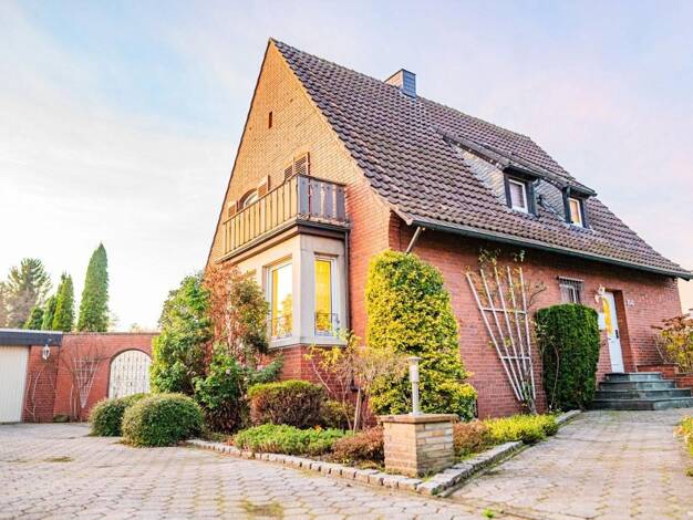 Einfamilienhaus zur Miete 1.250 € 5 Zimmer 162 m² 1.712 m² Grundstück frei ab 01.06.2026 Rheine 48429