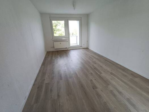 Wohnung zur Miete 331 € 3 Zimmer 59 m² 3. Geschoss frei ab sofort Magdeborner Straße 12 Borna 04552
