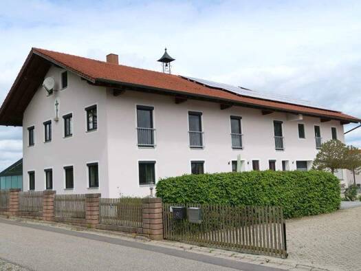 Haus zum Kauf 1.600.000 € 9 Zimmer 310 m² 15.000 m² Grundstück Götzdorf Bodenkirchen-Götzdorf 84155