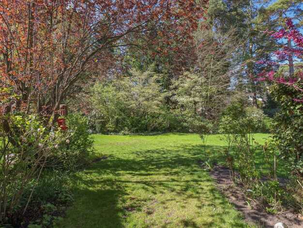 Reihenmittelhaus zum Kauf 1.090.000 € 5 Zimmer 154 m² 2.150 m² Grundstück frei ab sofort Schmargendorf Charlottenburg-Wilmersdorf 14199