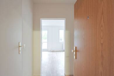 Wohnung zur Miete 250 € 1 Zimmer 31,3 m² 3. Geschoss Blumenauweg 34 Heide-Nord / Blumenau Halle 06120
