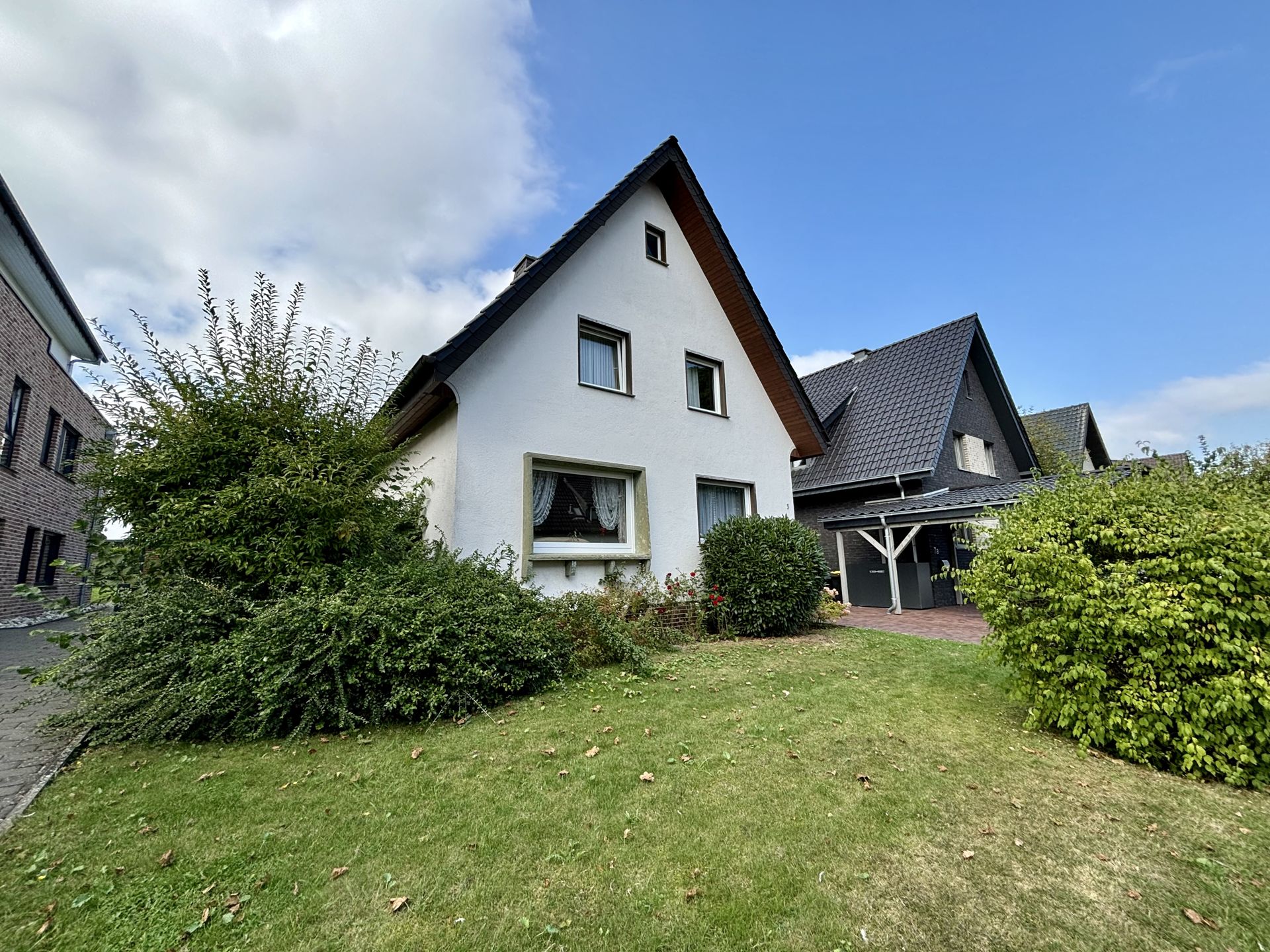 Einfamilienhaus zum Kauf 319.000 € 5 Zimmer 120 m²<br/>Wohnfläche 584 m²<br/>Grundstück Delbrück Delbrück 33129