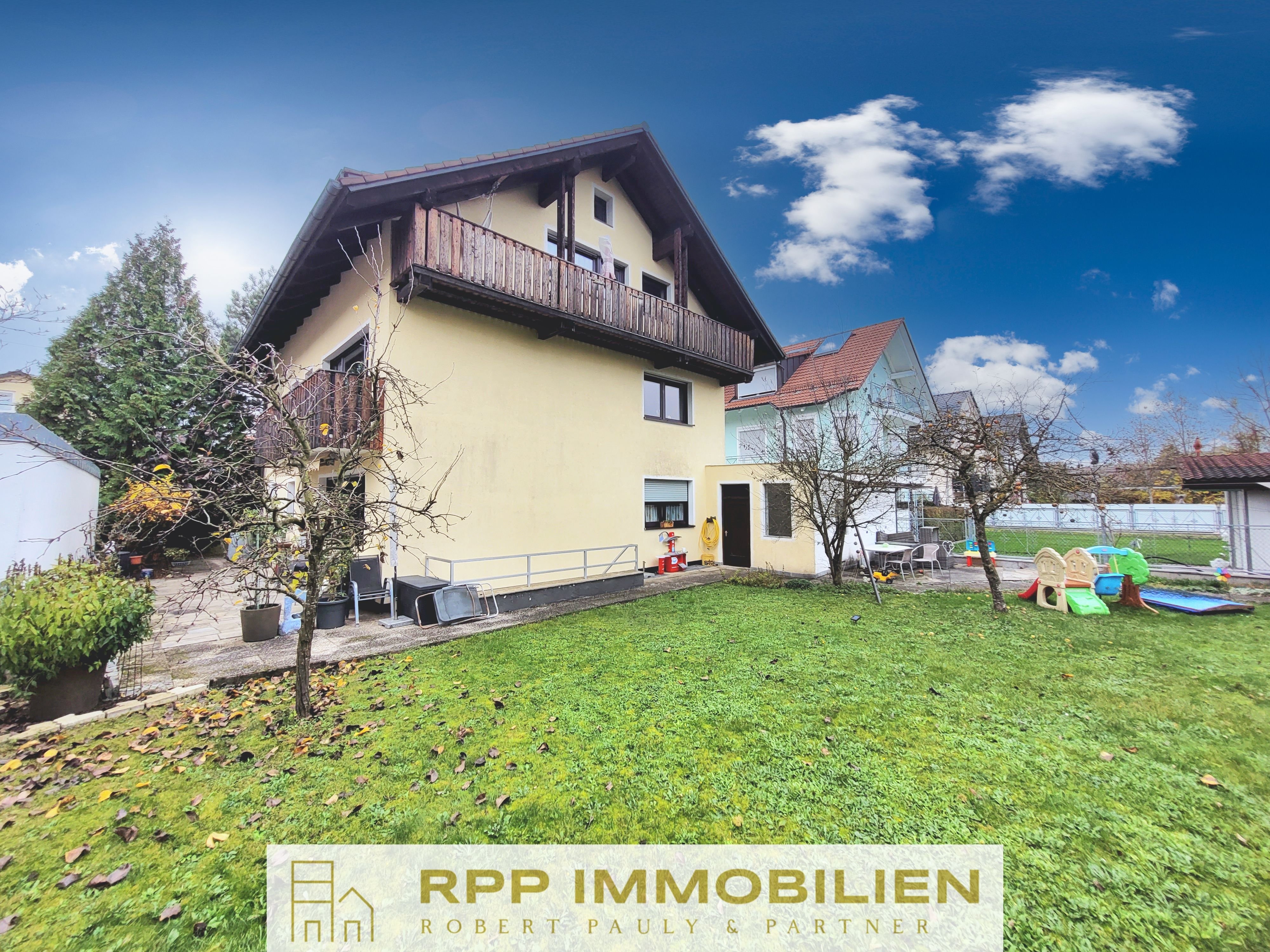 Mehrfamilienhaus zum Kauf als Kapitalanlage geeignet 1.550.000 € 9 Zimmer 331 m²<br/>Wohnfläche 648 m²<br/>Grundstück Hasenbergl-Lerchenau Ost München 80933