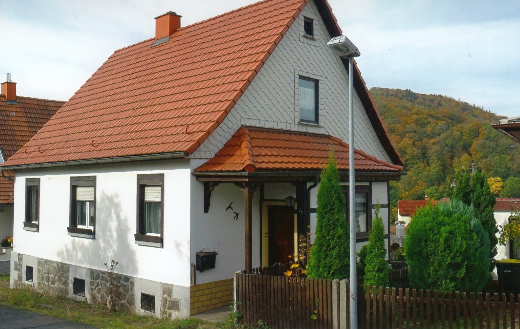 Haus zum Kauf 138.000 € 5 Zimmer 115 m²<br/>Wohnfläche 296 m²<br/>Grundstück ab sofort<br/>Verfügbarkeit Wahlbezirk 71 Suhl 98527