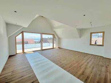Wohnung zur Miete - Erstbezug 1.780 € 4,5 Zimmer 101,8 m² Dachgeschoss, 3. Geschoss frei ab sofort Hagnau am Bodensee 88709