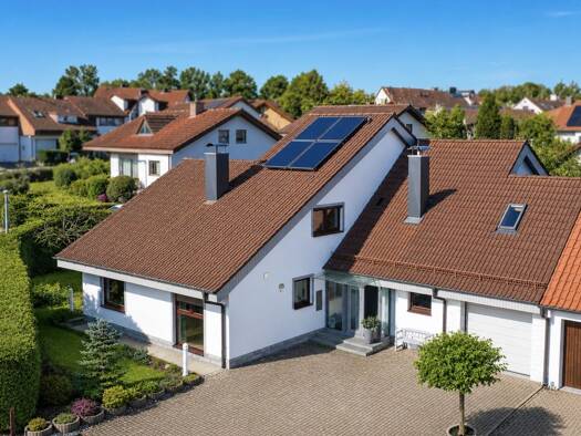Einfamilienhaus zum Kauf 598.000 € 9 Zimmer 220 m² 615 m² Grundstück Hechingen 72379