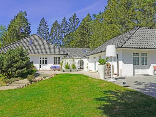 Einfamilienhaus zum Kauf 1.290.000 € 8 Zimmer 277 m² 3.376 m² Grundstück frei ab 01.12.2026 Bendestorf 21227