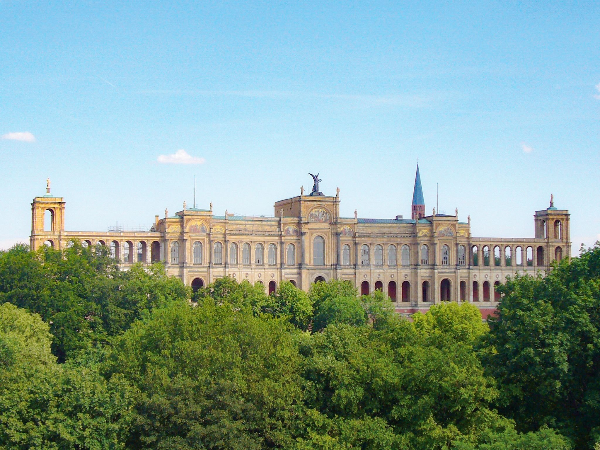 Wohn- und Geschäftshaus zum Kauf als Kapitalanlage geeignet 2.051 m²<br/>Fläche 572 m²<br/>Grundstück Maximilianeum München 81667