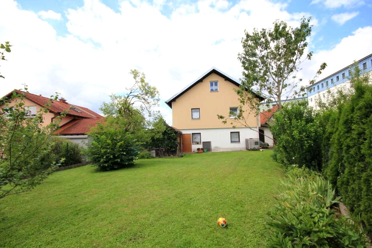 Haus zum Kauf provisionsfrei 210.000 € 6 Zimmer 132 m²<br/>Wohnfläche 809 m²<br/>Grundstück Carl-von-Linde-Straße Degernfeld Tacherting 83342