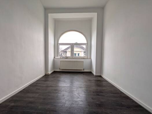 Wohnung zum Kauf 16.000 € 2 Zimmer 104 m² 3. Geschoss Haselbrunn Plauen 08525