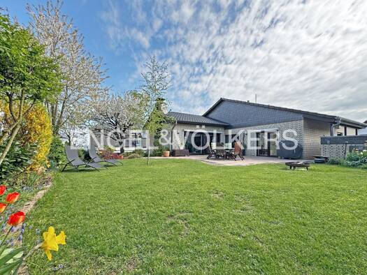 Einfamilienhaus zum Kauf 749.000 € 8 Zimmer 208,5 m² 694 m² Grundstück Bönstadt Niddatal 61194
