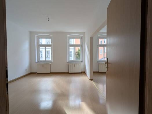 Wohnung zur Miete 599 € 3 Zimmer 84 m² Geschoss 1/4 frei ab sofort Ostviertel Gera 07545
