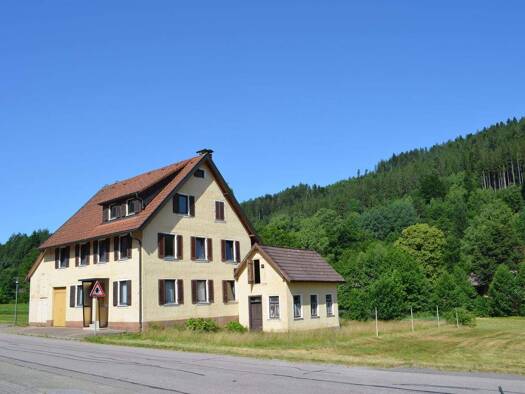 Haus zum Kauf 228.000 € 9 Zimmer 160 m² 947 m² Grundstück Mitteltal Baiersbronn 72270