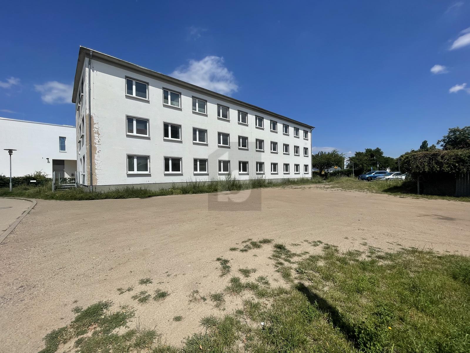 Bürogebäude zum Kauf als Kapitalanlage geeignet 340.000 € 38 Zimmer 1.591 m²<br/>Grundstück Gommern Gommern 39245