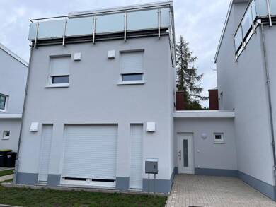 Doppelhaushälfte zur Miete 1.300 € 4 Zimmer 113,6 m² frei ab 01.07.2025 Lankow Schwerin 19057