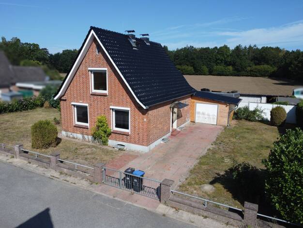 Einfamilienhaus zum Kauf 299.000 € 8 Zimmer 136 m² 943 m² Grundstück Pansdorf Ratekau 23689