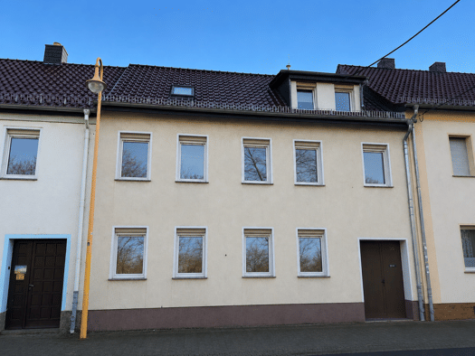 Reihenmittelhaus zum Kauf 239.000 € 6 Zimmer 160 m² 446 m² Grundstück frei ab sofort Altranstädt Markranstädt 04420