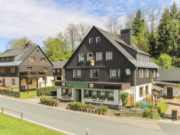 Mehrfamilienhaus zum Kauf 349.000 € 10 Zimmer 200 m² 1.240 m² Grundstück Hermsdorf Hermsdorf/Erzgebirge 01776