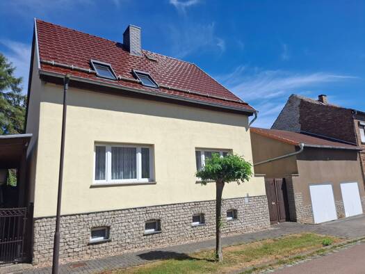 Einfamilienhaus zum Kauf 65.000 € 5 Zimmer 120 m² 395 m² Grundstück Hermannstraße 5 Benndorf 06308