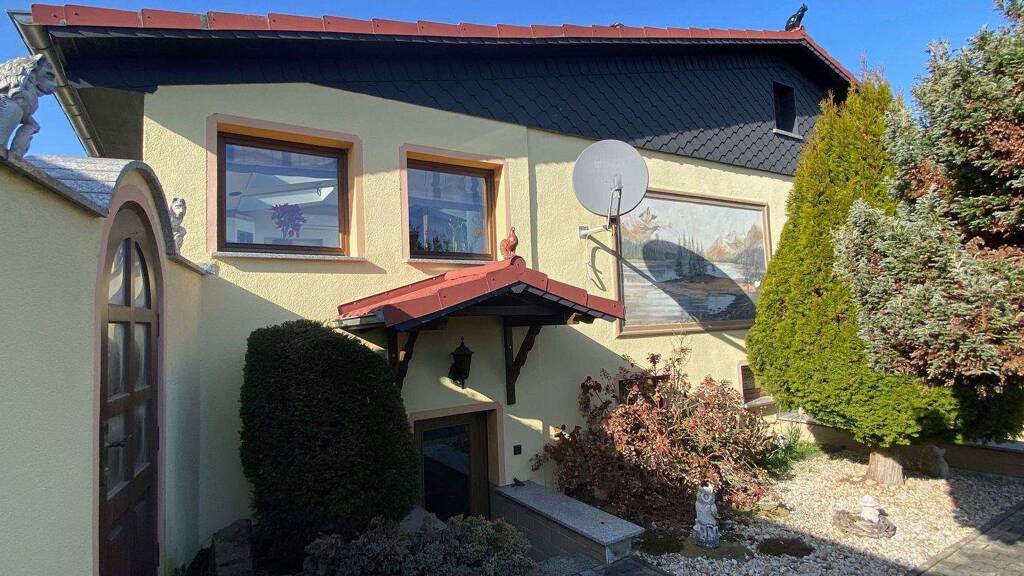 Einfamilienhaus zum Kauf 349.000 € 5 Zimmer 143 m² 990 m² Grundstück frei ab 01.06.2026 Saara Nobitz 04603