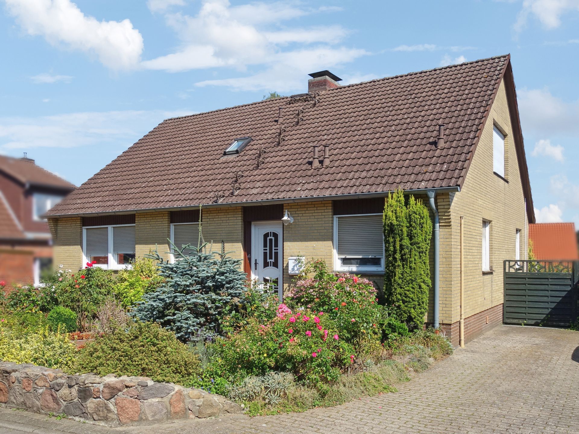 Einfamilienhaus zum Kauf 249.000 € 7 Zimmer 182 m²<br/>Wohnfläche 696 m²<br/>Grundstück Burg (Dithmarschen) 25712