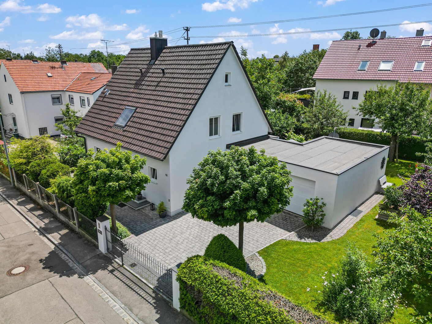 Einfamilienhaus zum Kauf 5 Zimmer 142 m²<br/>Wohnfläche 657 m²<br/>Grundstück Königsbrunn 86343