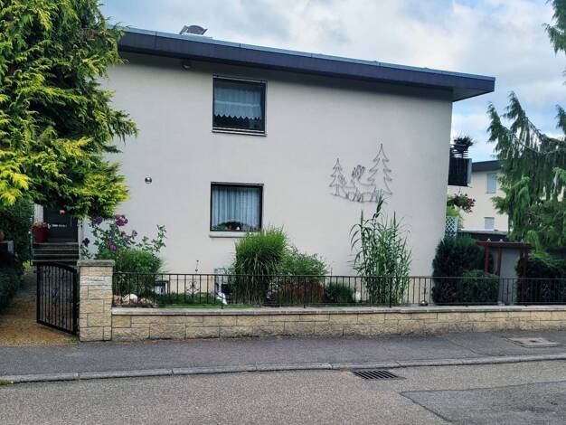 Wohnung zum Kauf 225.000 € 4 Zimmer 108,4 m² frei ab 01.11.2026 Stadtgebiet Sankt Georgen im Schwarzwald 78112
