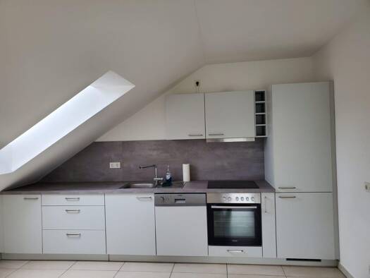 Wohnung zur Miete 850 € 3 Zimmer 80 m² frei ab sofort Haidhof Maxhütte-Haidhof 93142