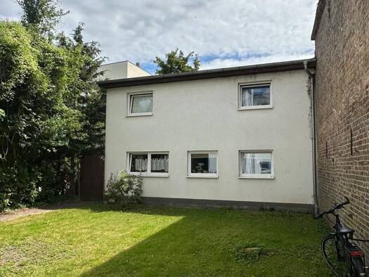 Wohnung zur Miete 1.100 € 4 Zimmer 98 m² Geschoss EG/2 frei ab sofort Franken Stralsund 18439