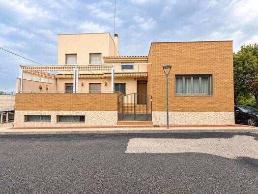 Reihenhaus zum Kauf 245.000 € 6 Zimmer 502 m² 277 m² Grundstück Bullas 30180