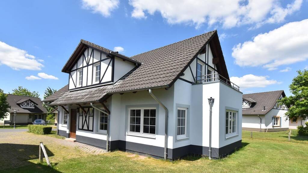 Einfamilienhaus zum Kauf provisionsfrei 274.500 € 7 Zimmer 133 m² 425 m² Grundstück Am Kellerborn 1-575 Eller Cochem 56812