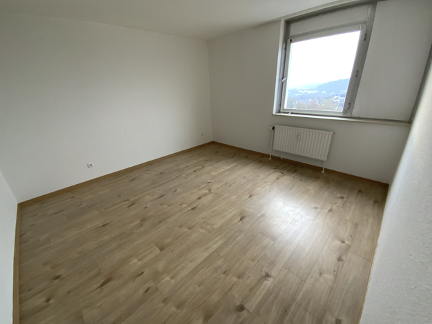 Wohnung zur Miete nur mit Wohnberechtigungsschein 431 € 3 Zimmer 76,9 m² 5. Geschoss Eggersten Ring 18 Kreuztal 57223