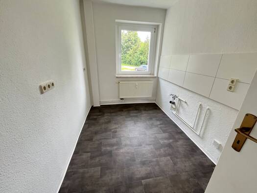 Wohnung zur Miete 300 € 3 Zimmer 57,3 m² EG Ottendorfer Str. 27 Hainichen 09661