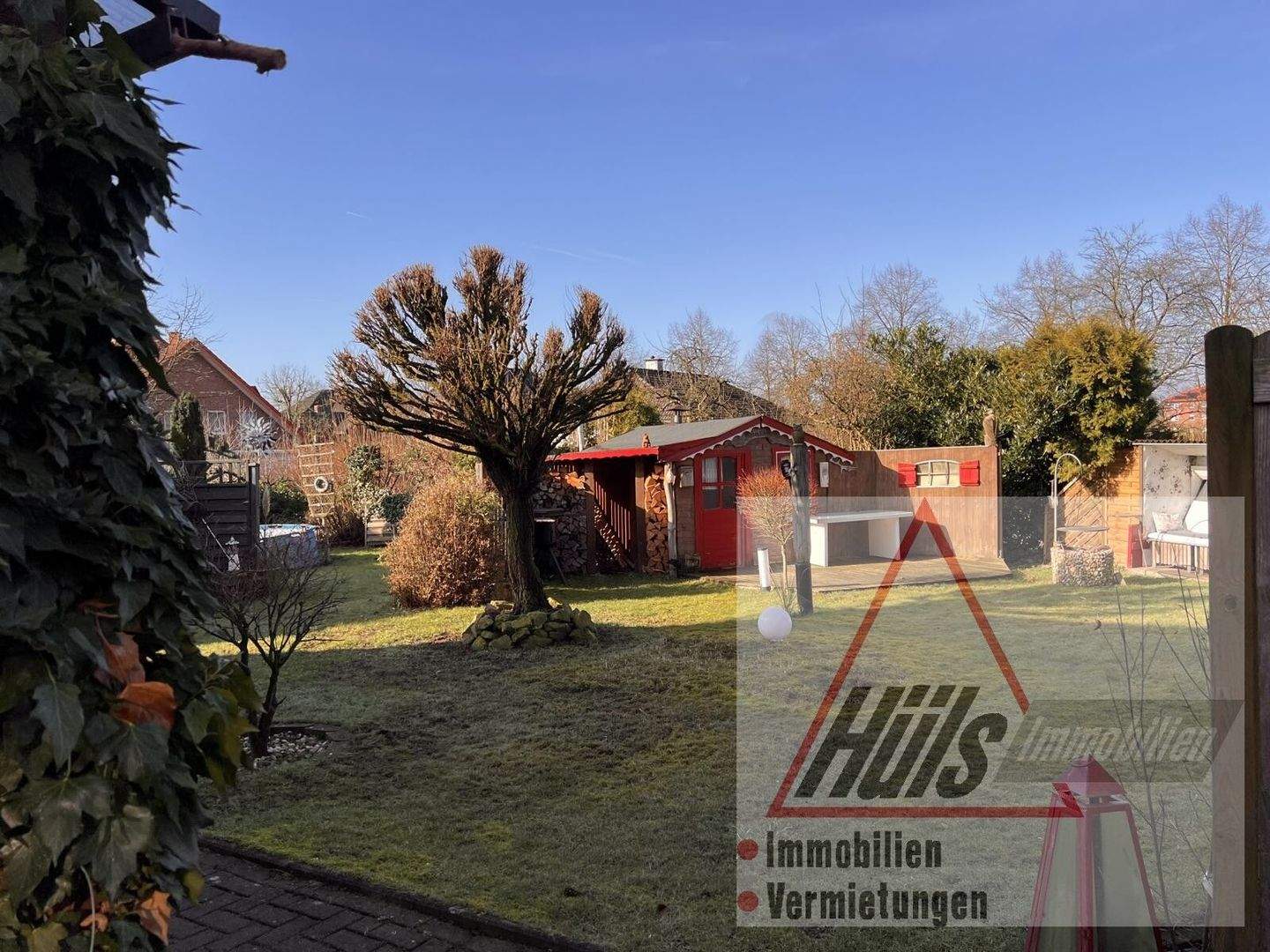 Immobilie in Lienen - Gepflegtes Zweifamilienhaus mit großem Grundstück, Keller & Doppelgarage in ruhiger Lage - Bild 2