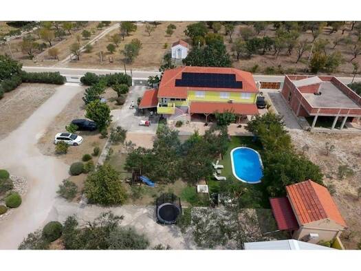 Haus zum Kauf 1.750.000 € 22 Zimmer 700 m² Benkovac